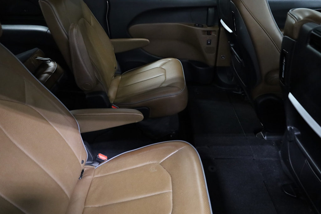 Thumbnail: 2018 Chrysler Pacifica - 35
