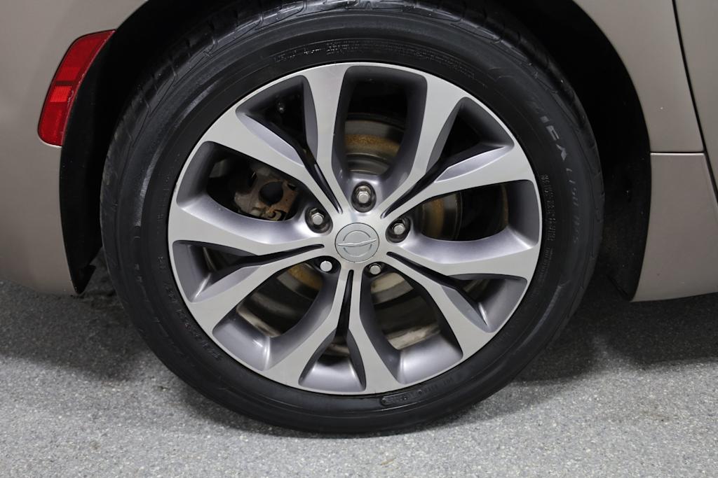 Thumbnail: 2018 Chrysler Pacifica - 36