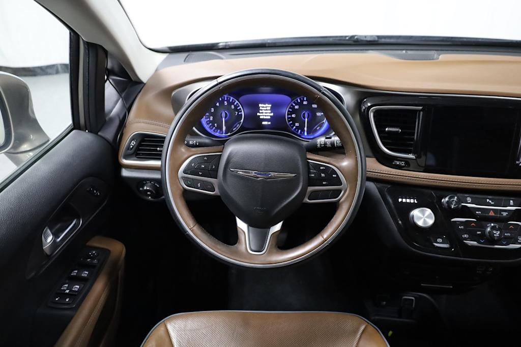 Thumbnail: 2018 Chrysler Pacifica - 14