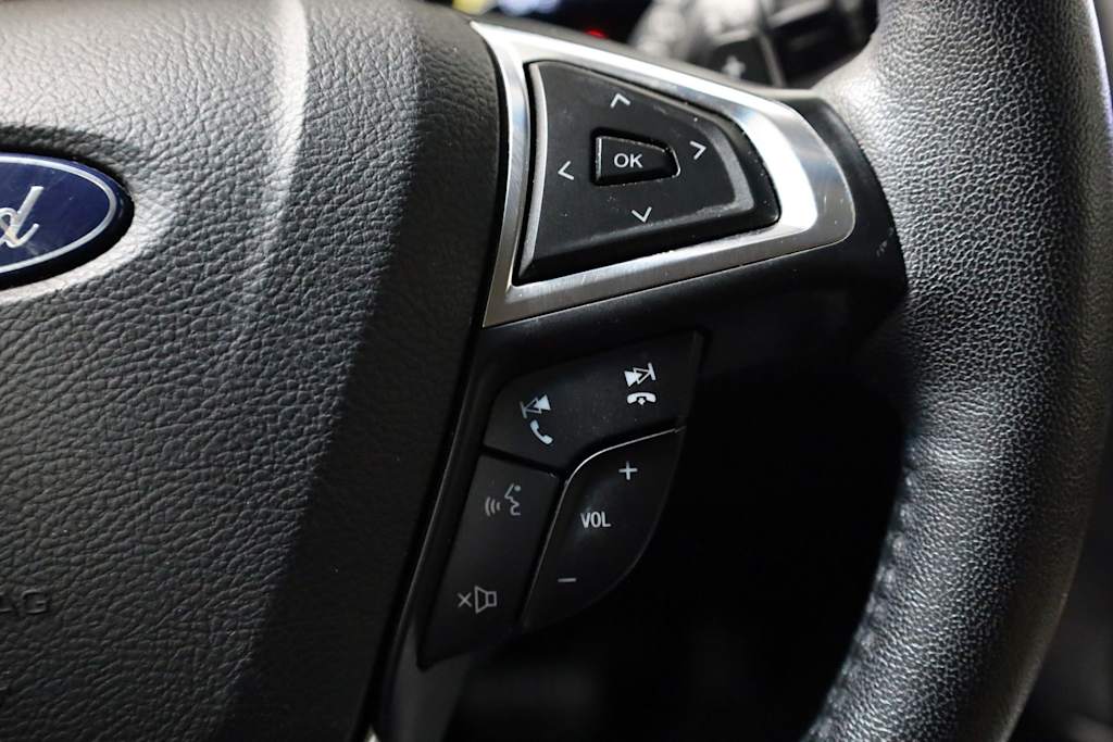 Thumbnail: 2019 Ford Edge - 31