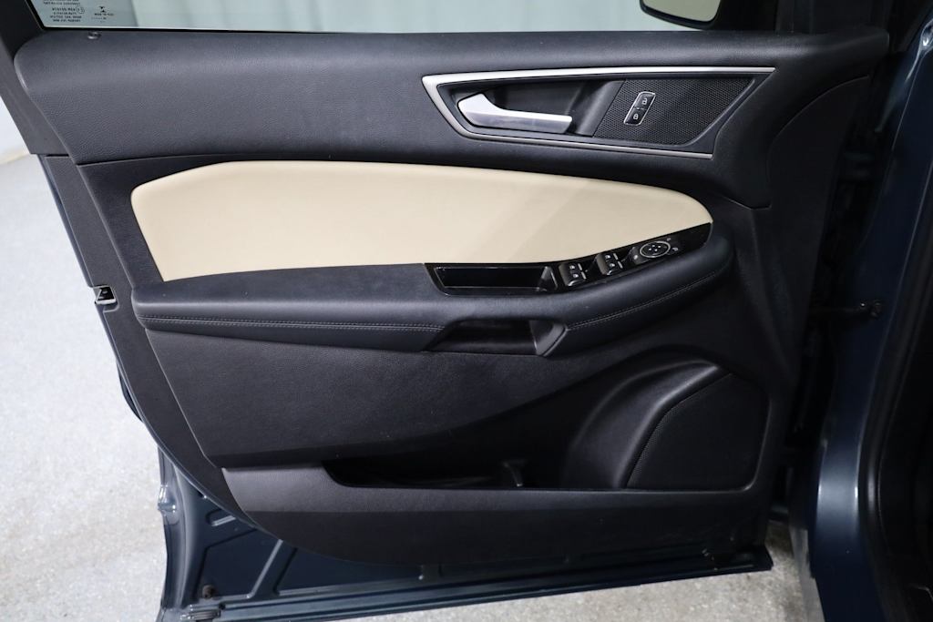 Thumbnail: 2019 Ford Edge - 27