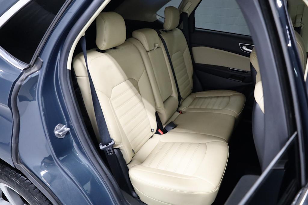 Thumbnail: 2019 Ford Edge - 37