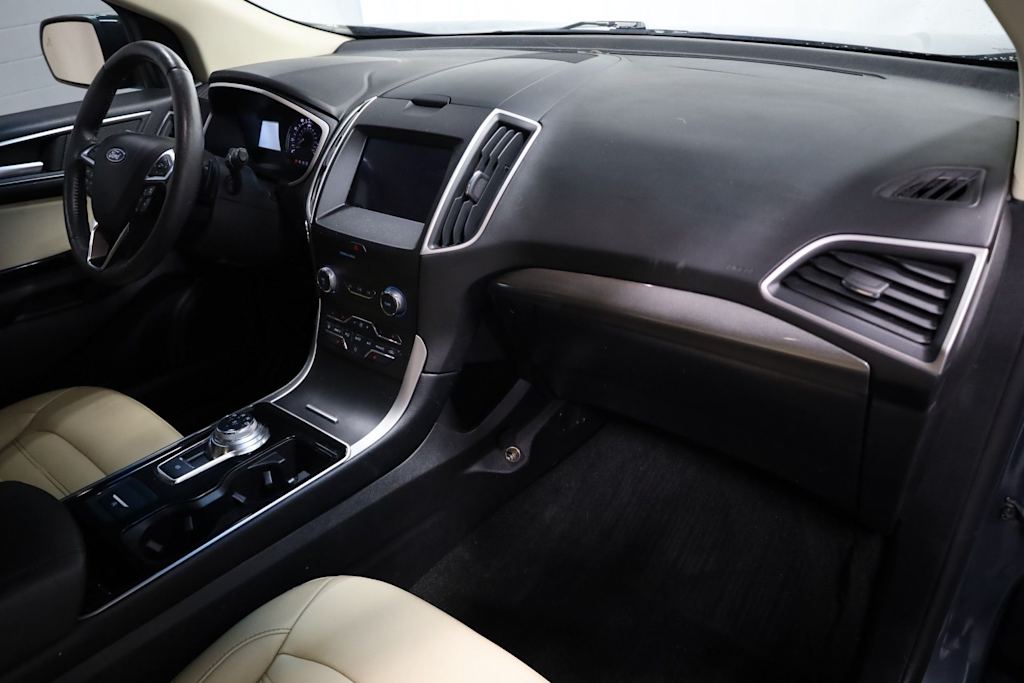 Thumbnail: 2019 Ford Edge - 10