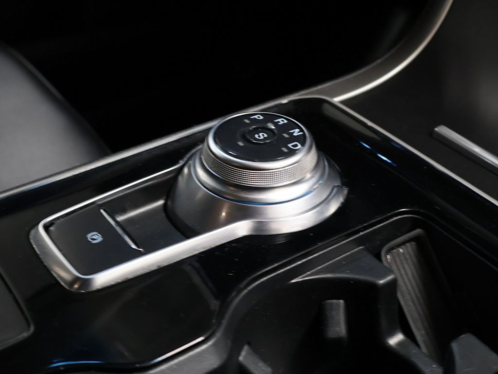 Thumbnail: 2020 Ford Edge - 15
