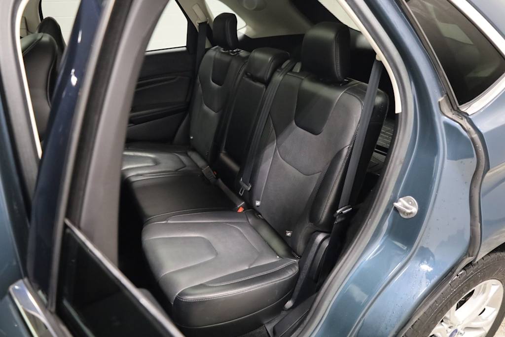 Thumbnail: 2016 Ford Edge - 38