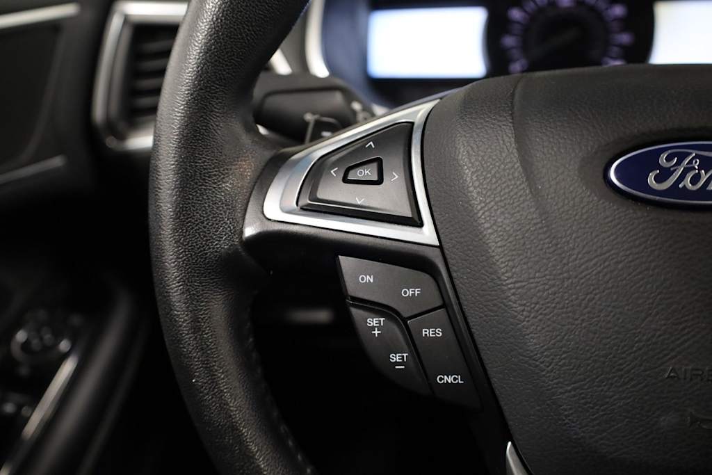 Thumbnail: 2016 Ford Edge - 30