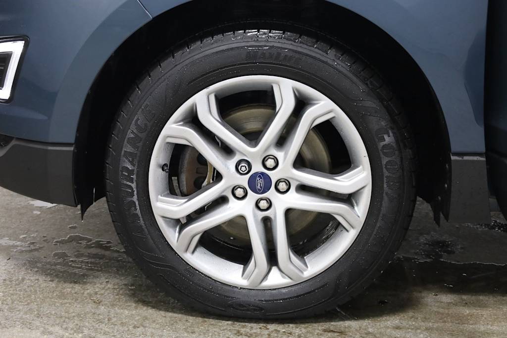 Thumbnail: 2016 Ford Edge - 42