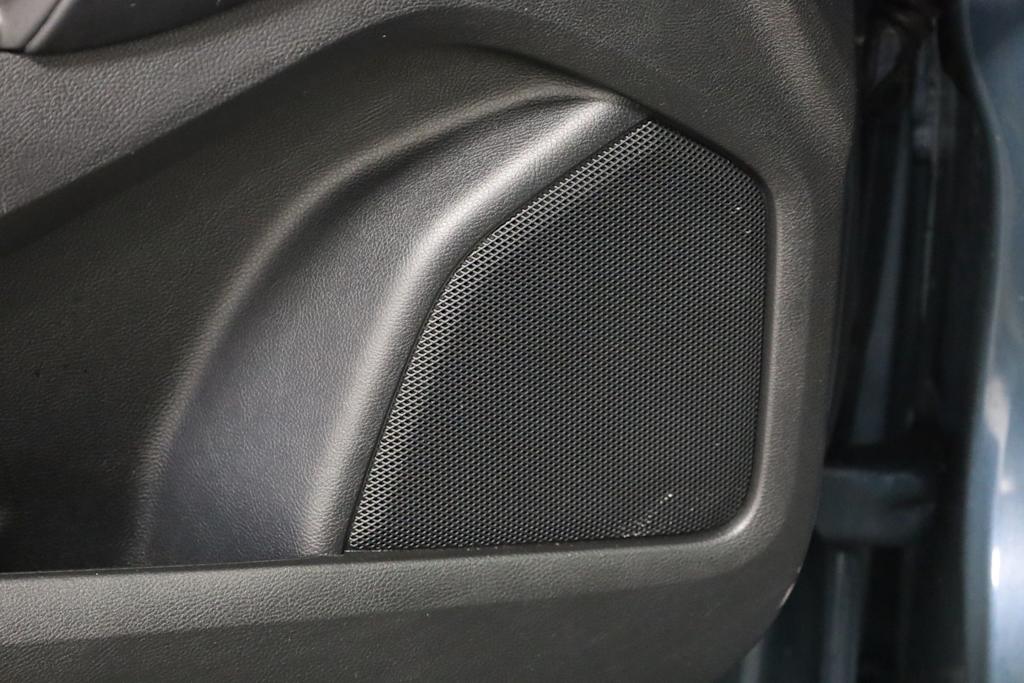 Thumbnail: 2016 Ford Edge - 12