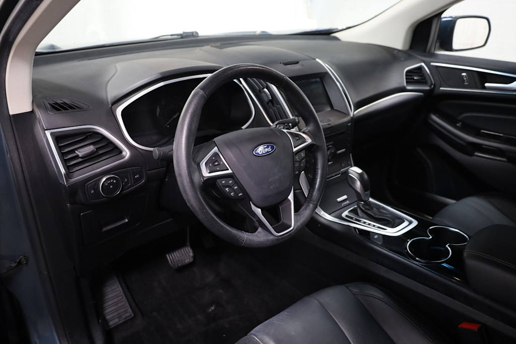 Thumbnail: 2016 Ford Edge - 2