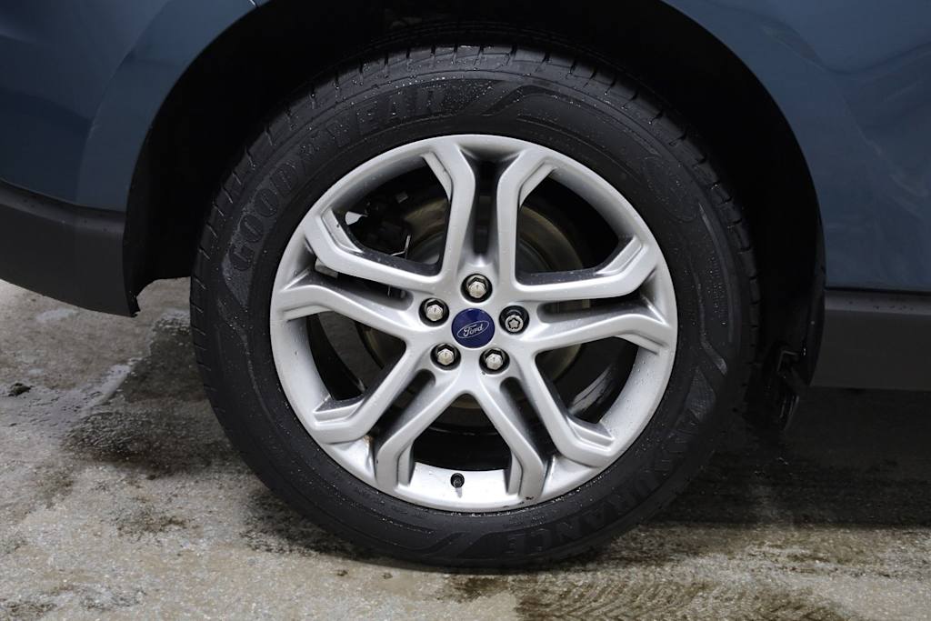 Thumbnail: 2016 Ford Edge - 40