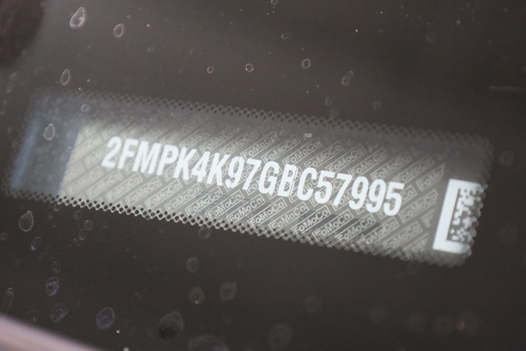 Thumbnail: 2016 Ford Edge - 21