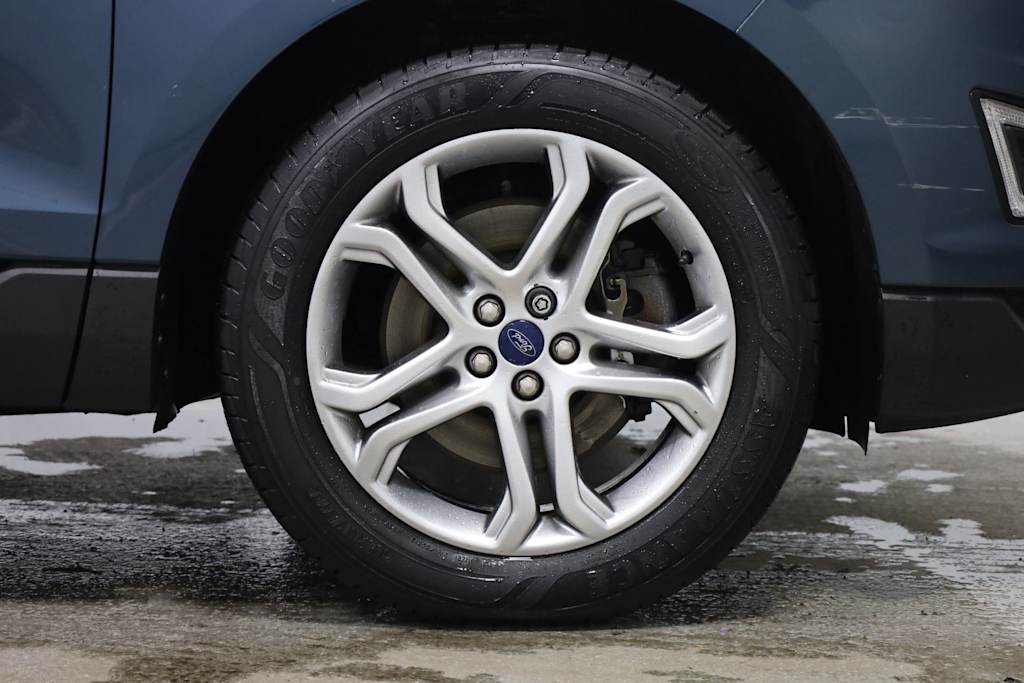 Thumbnail: 2016 Ford Edge - 24