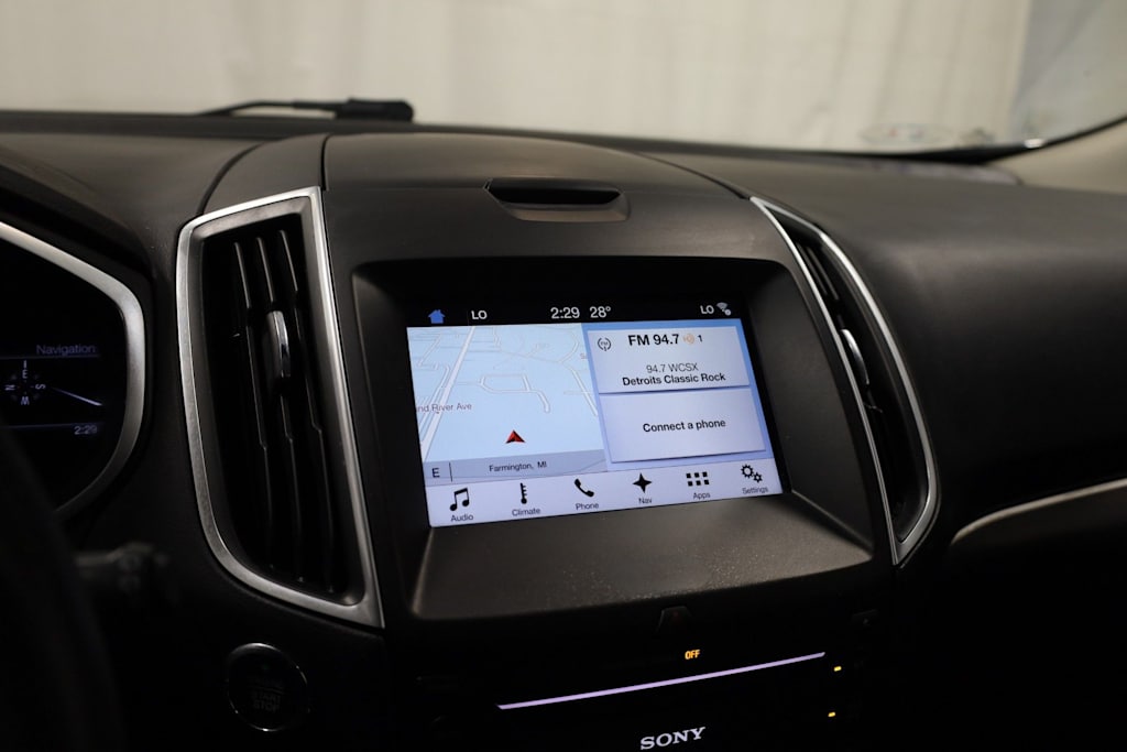 Thumbnail: 2016 Ford Edge - 16