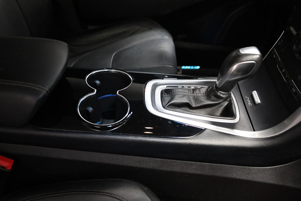 Thumbnail: 2016 Ford Edge - 17