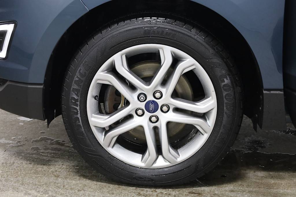 Thumbnail: 2016 Ford Edge - 42