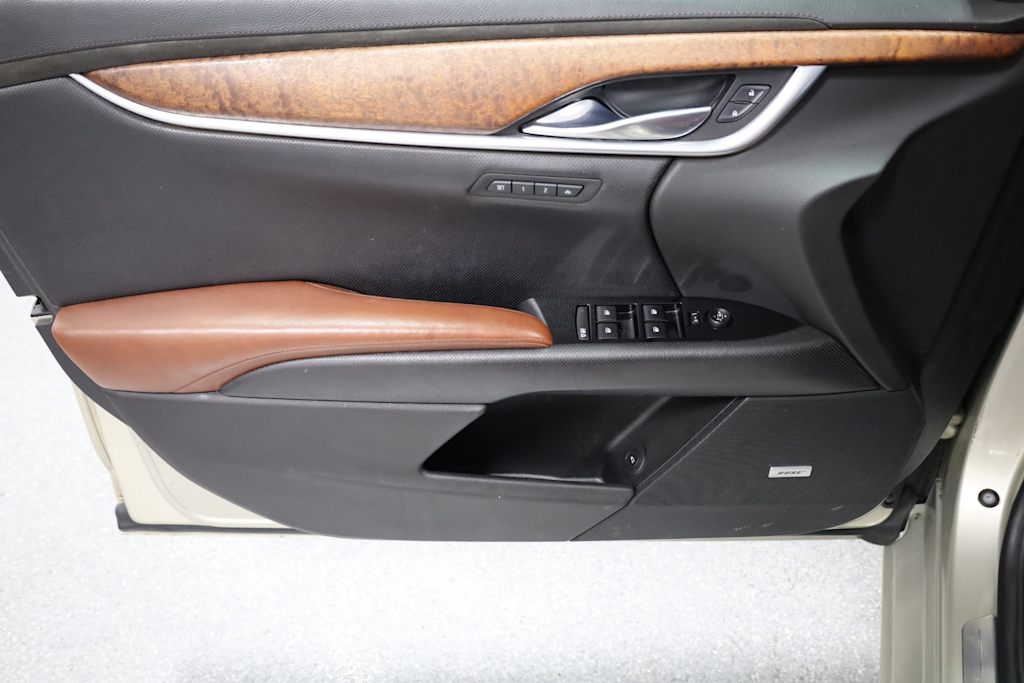 Thumbnail: 2015 Cadillac XTS - 27