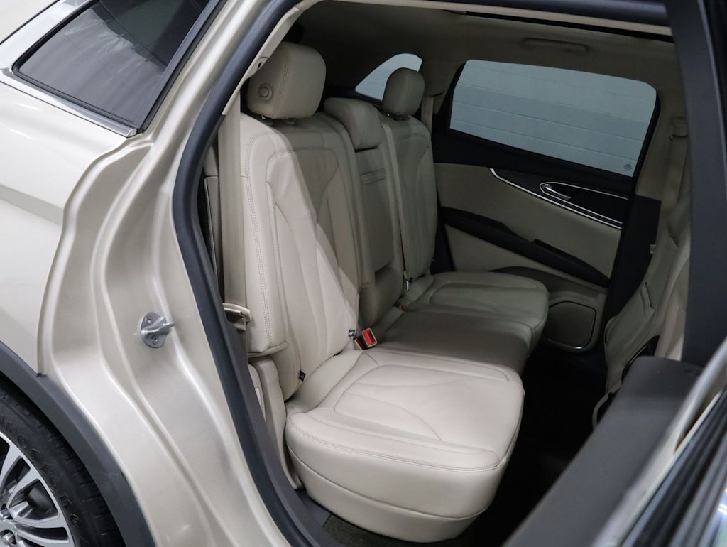 Thumbnail: 2017 Lincoln MKX - 38