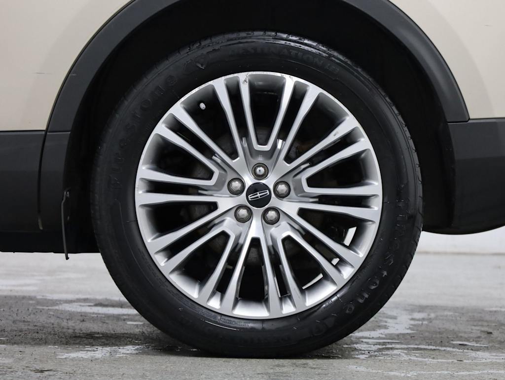 Thumbnail: 2017 Lincoln MKX - 40
