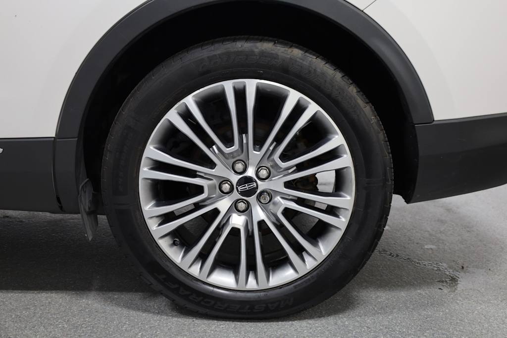 Thumbnail: 2016 Lincoln MKX - 39