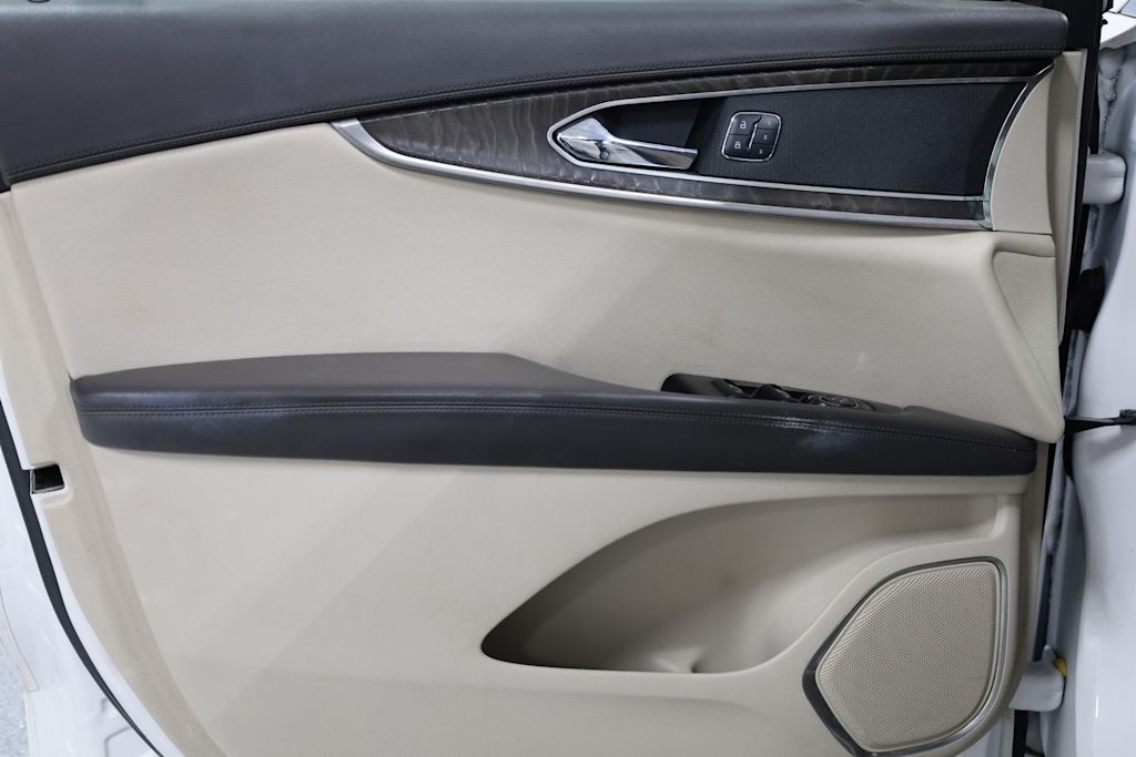 Thumbnail: 2016 Lincoln MKX - 27