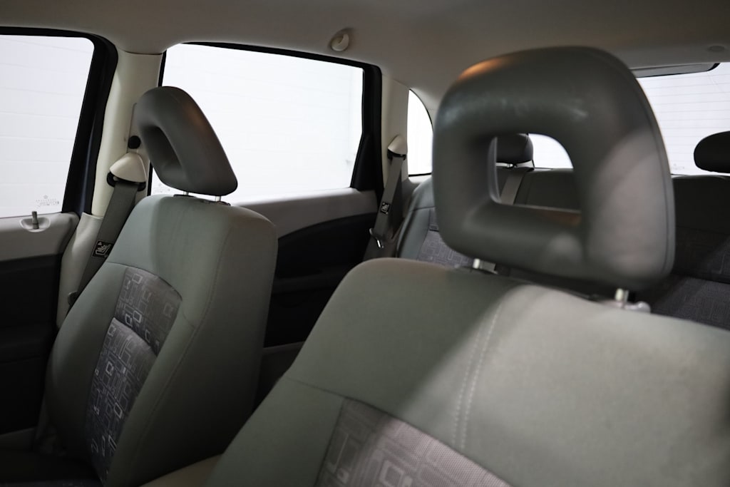 2007 Chrysler PT Cruiser Base 12