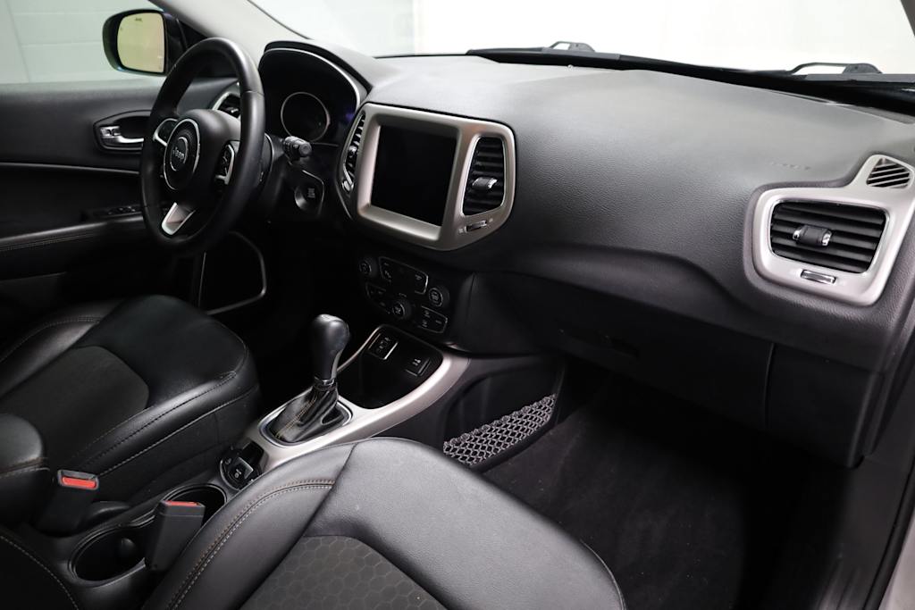 Thumbnail: 2019 Jeep Compass - 10