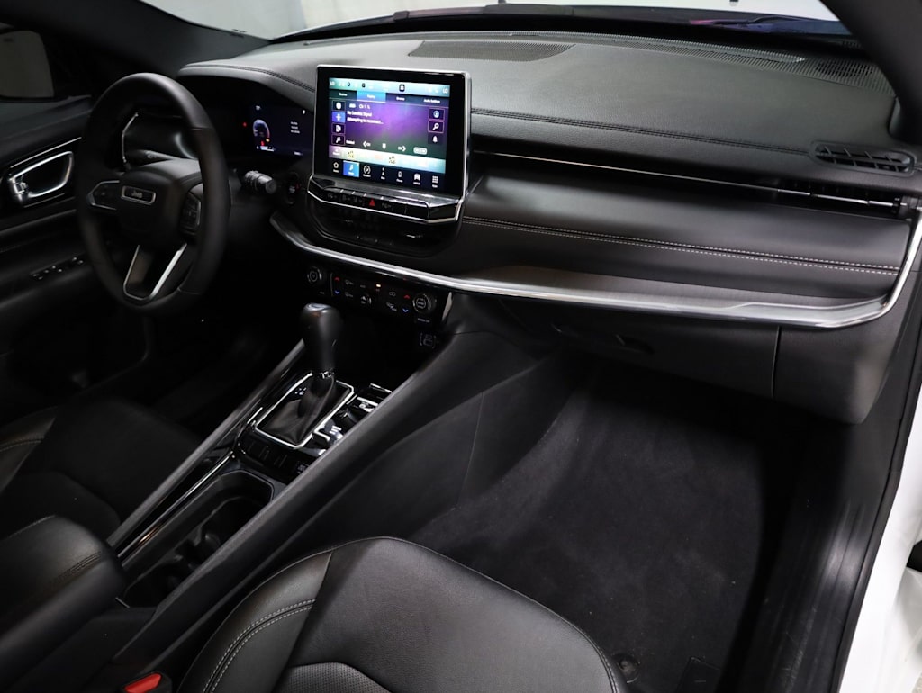 Thumbnail: 2023 Jeep Compass - 10