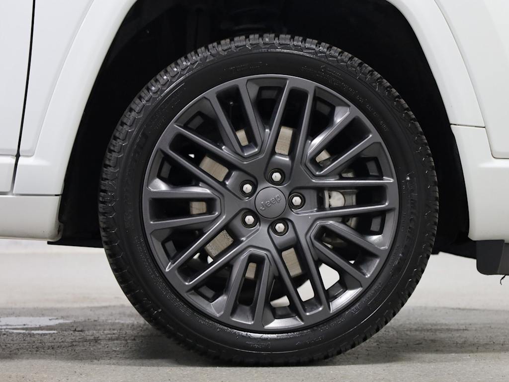 Thumbnail: 2023 Jeep Compass - 24