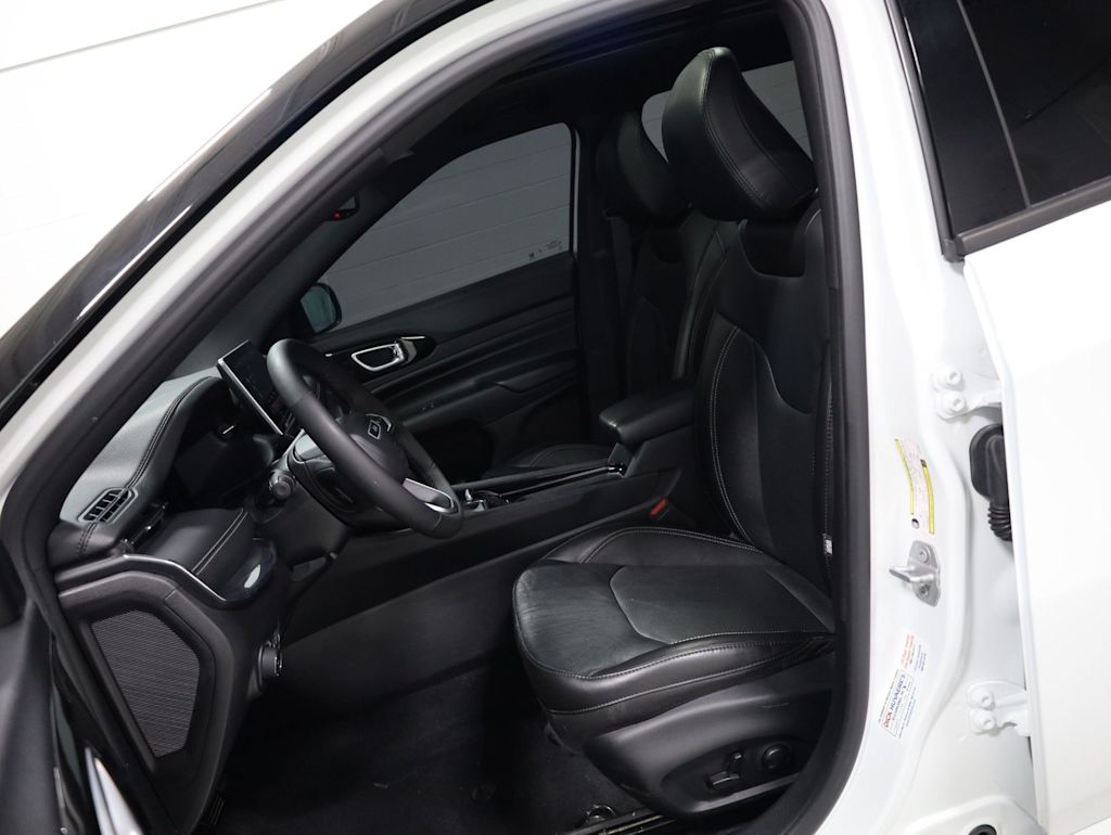 Thumbnail: 2023 Jeep Compass - 11