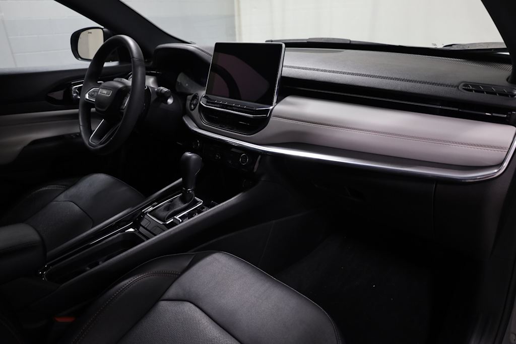 Thumbnail: 2023 Jeep Compass - 9