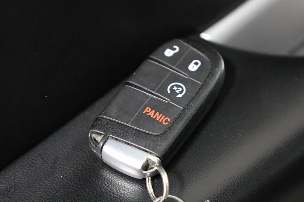 2014 Dodge Journey SXT 39