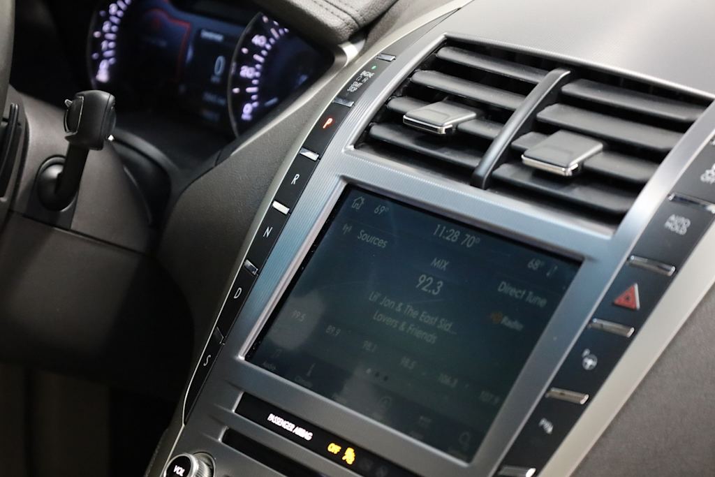 Thumbnail: 2020 Lincoln MKZ - 11