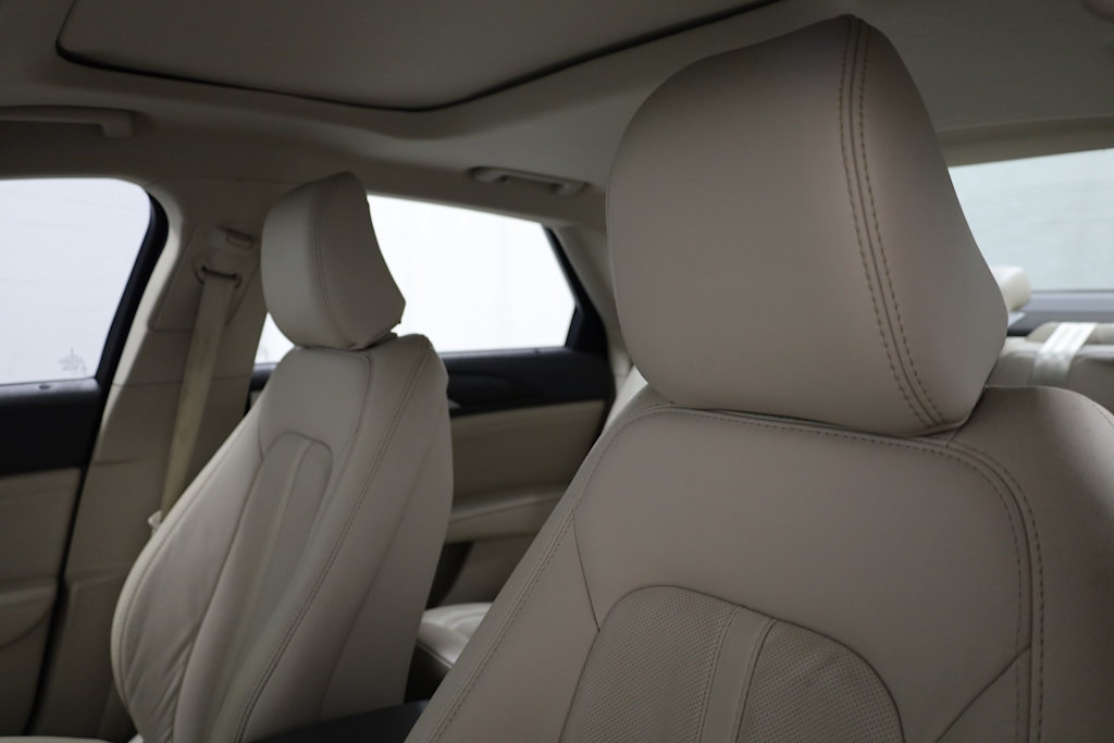 Thumbnail: 2020 Lincoln MKZ - 10