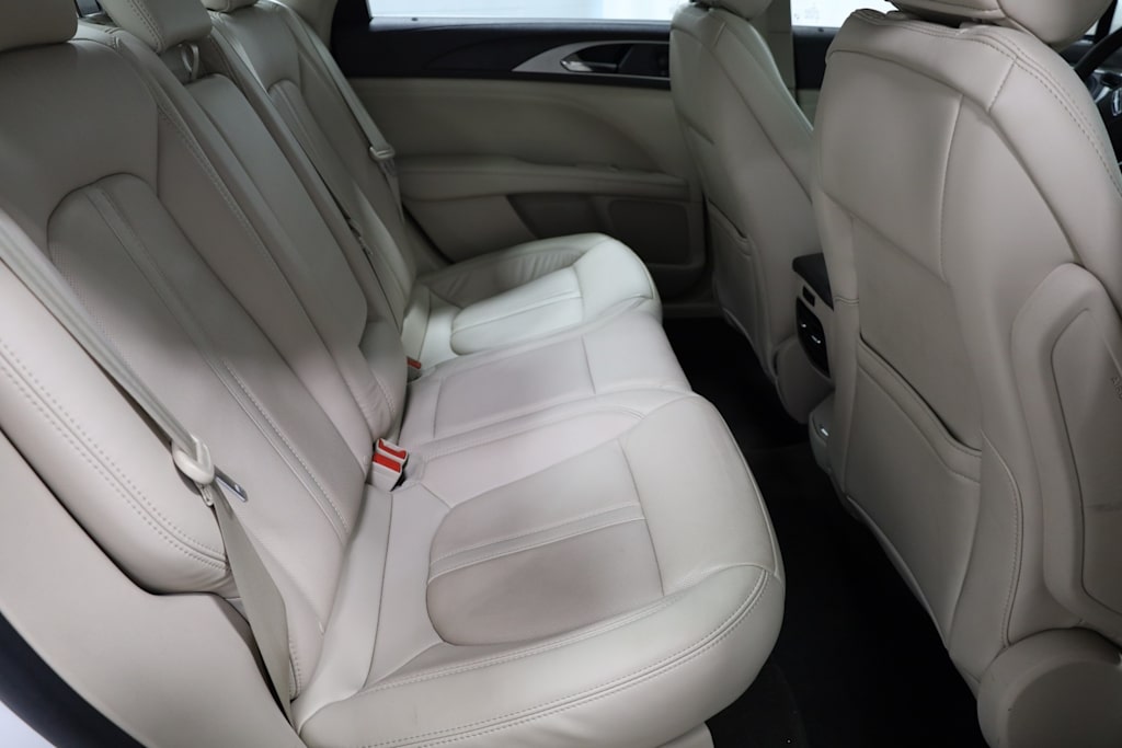Thumbnail: 2020 Lincoln MKZ - 40