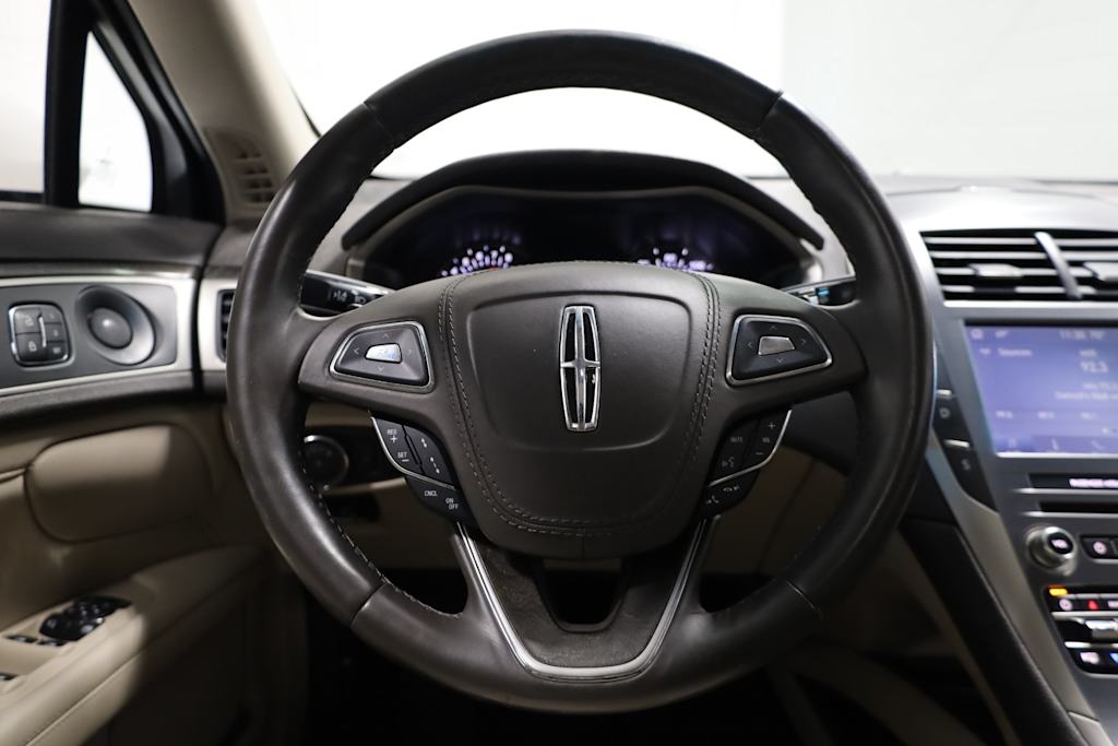Thumbnail: 2020 Lincoln MKZ - 12
