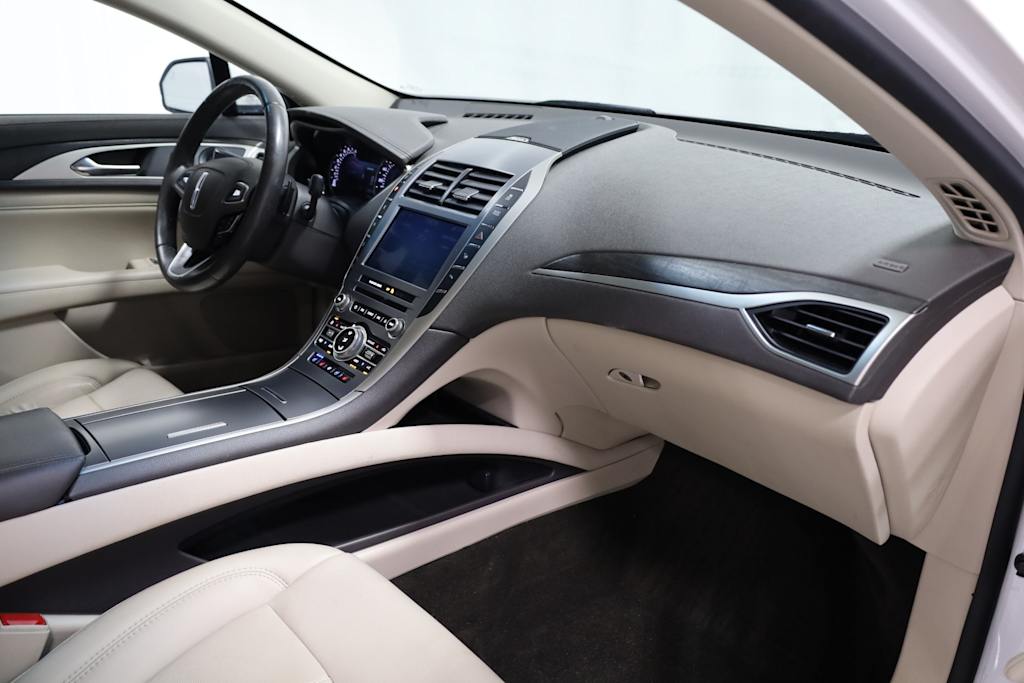 Thumbnail: 2020 Lincoln MKZ - 8