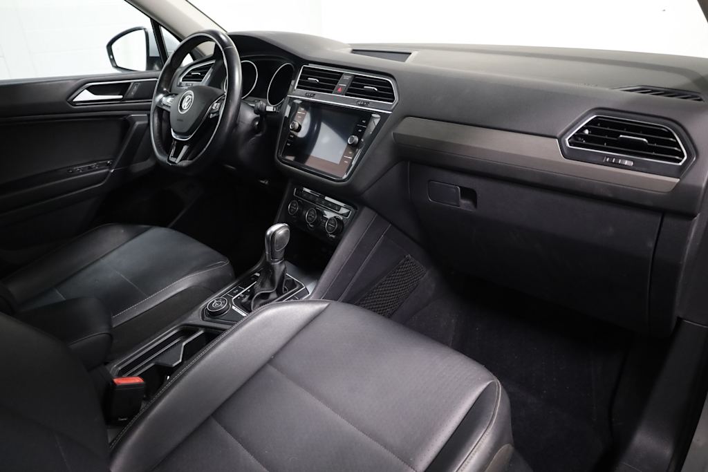 Thumbnail: 2018 Volkswagen Tiguan - 9