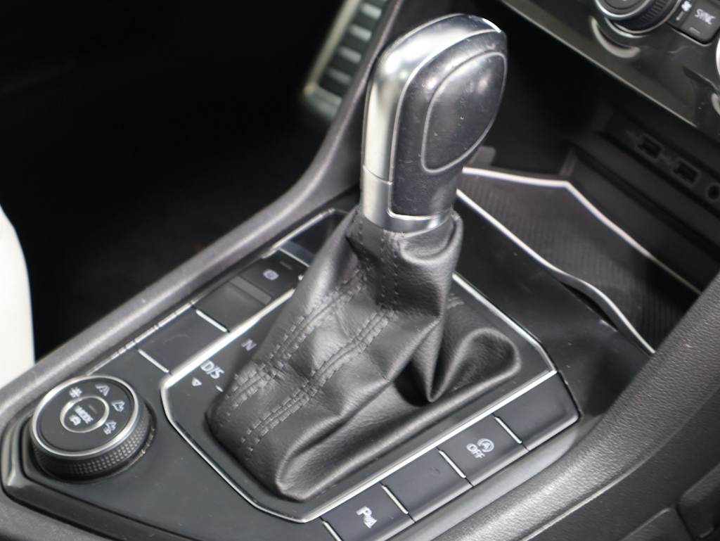 Thumbnail: 2019 Volkswagen Tiguan - 16