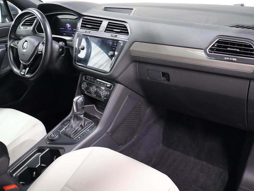 Thumbnail: 2019 Volkswagen Tiguan - 9