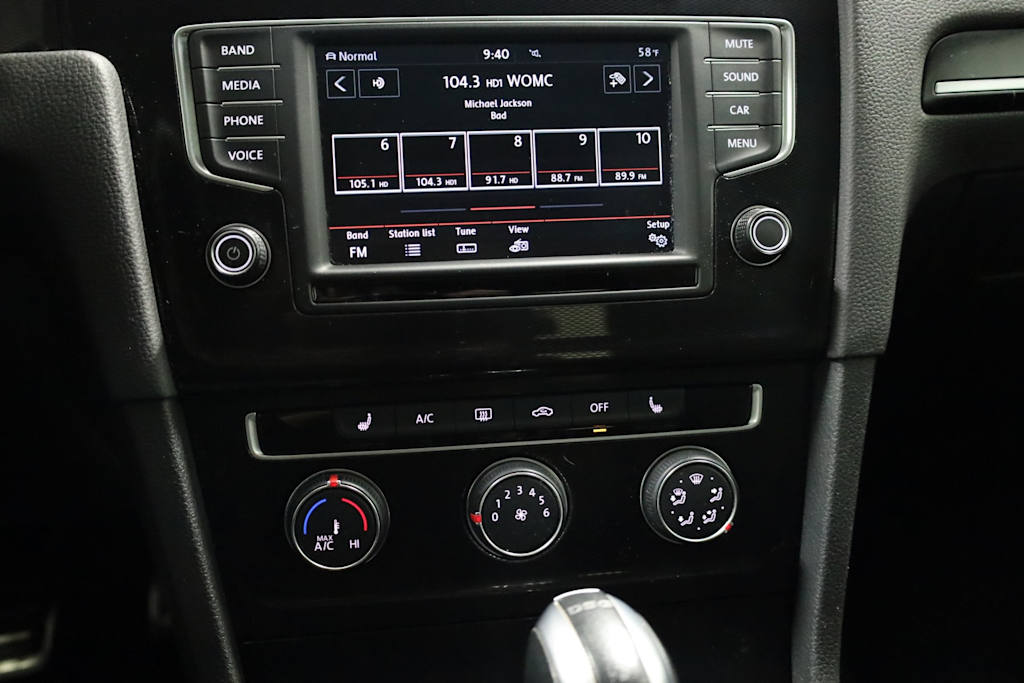 2017 Volkswagen Golf GTI SE 34