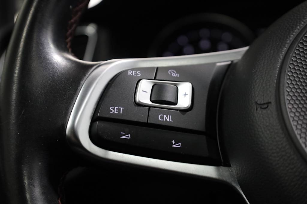 2017 Volkswagen Golf GTI SE 31
