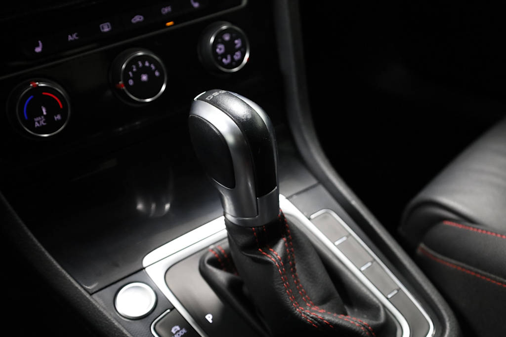 2017 Volkswagen Golf GTI SE 17