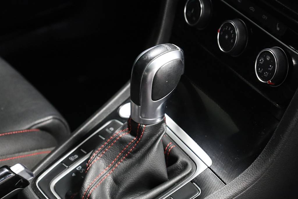 2017 Volkswagen Golf GTI SE 9