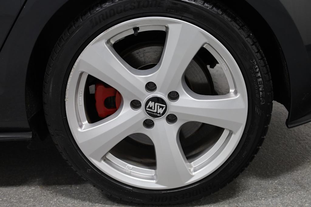 2017 Volkswagen Golf GTI SE 38