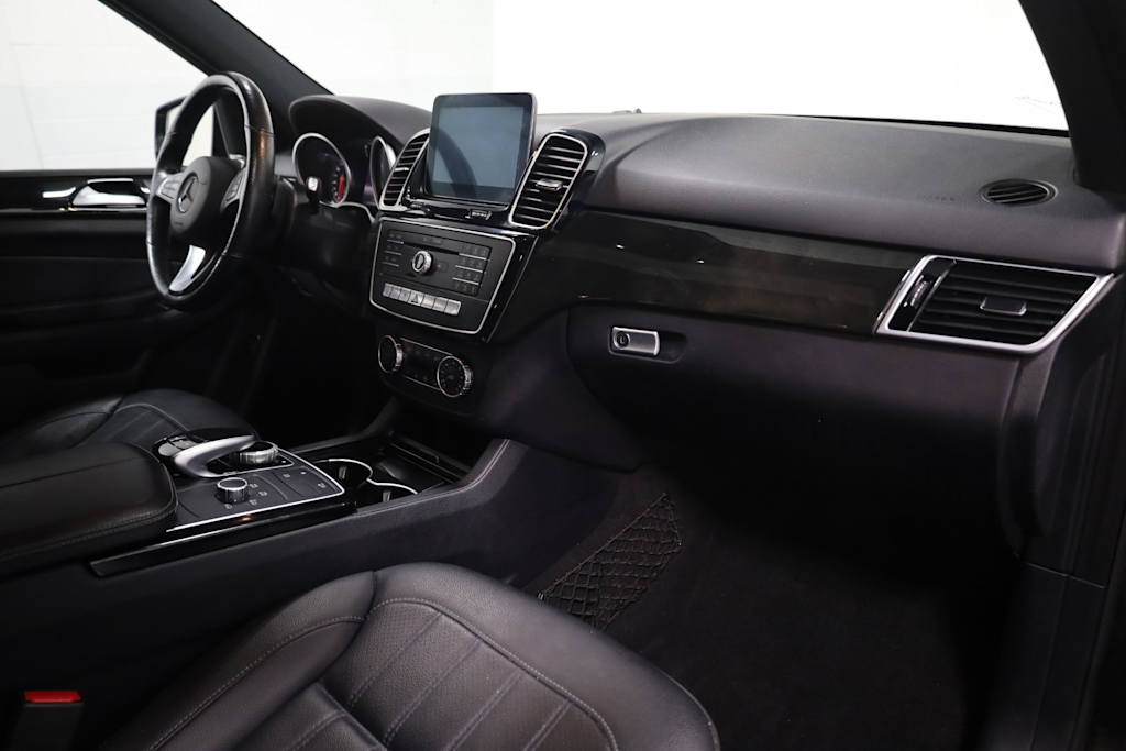 Thumbnail: 2017 Mercedes-Benz GLE - 10
