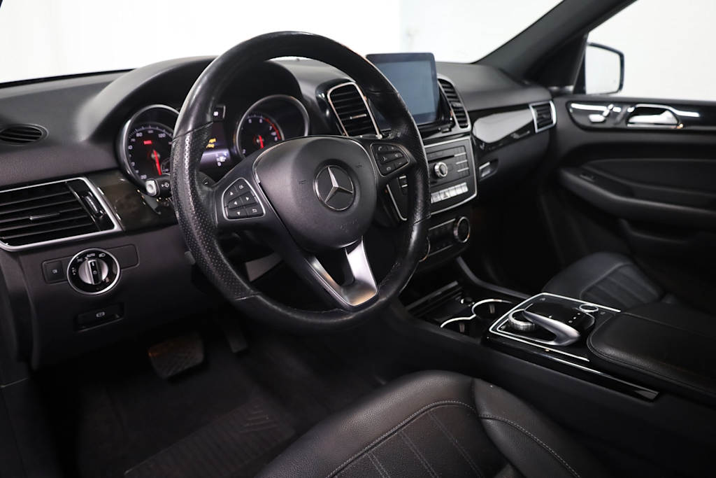 Thumbnail: 2017 Mercedes-Benz GLE - 2