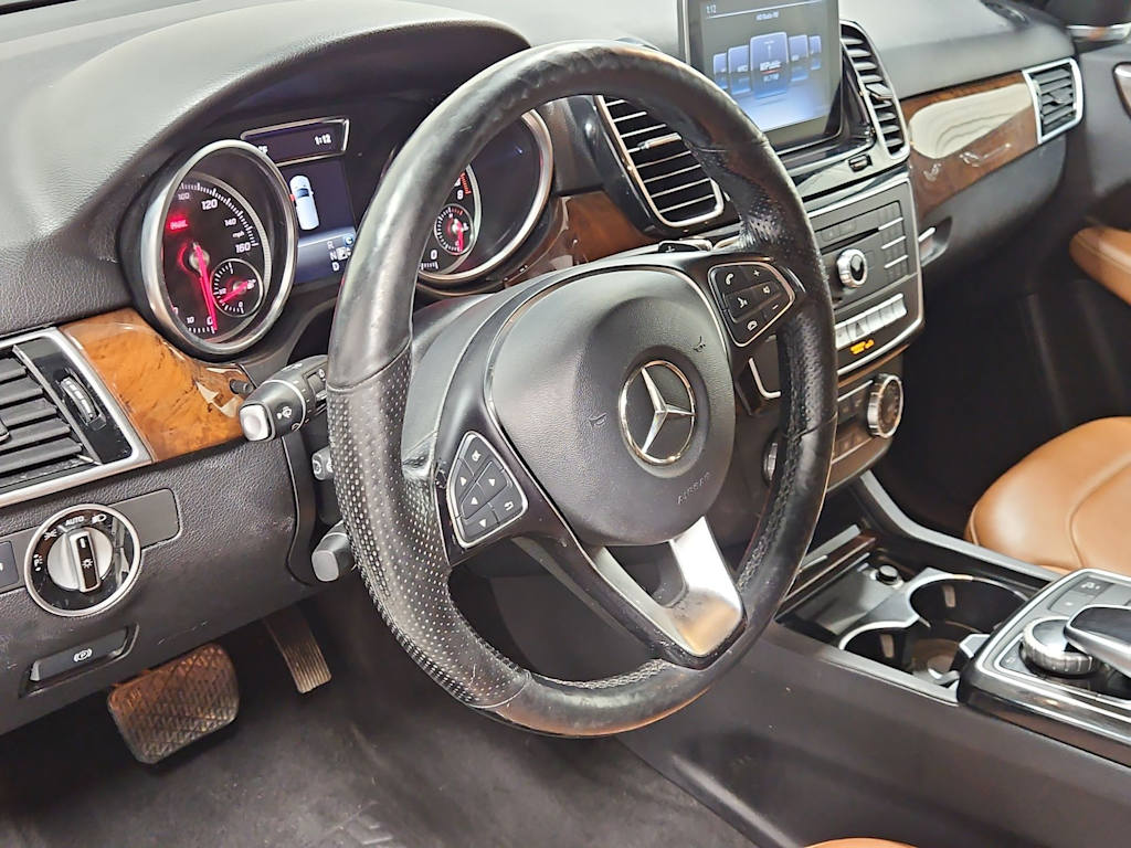 Thumbnail: 2018 Mercedes-Benz GLE - 2