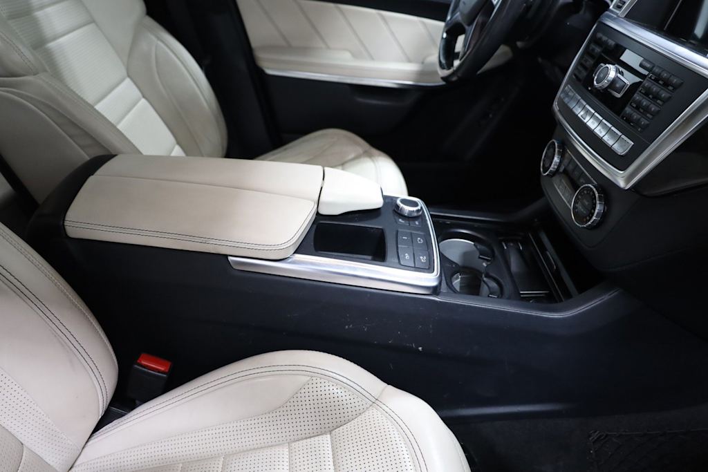 Thumbnail: 2015 Mercedes-Benz GL-Class - 28