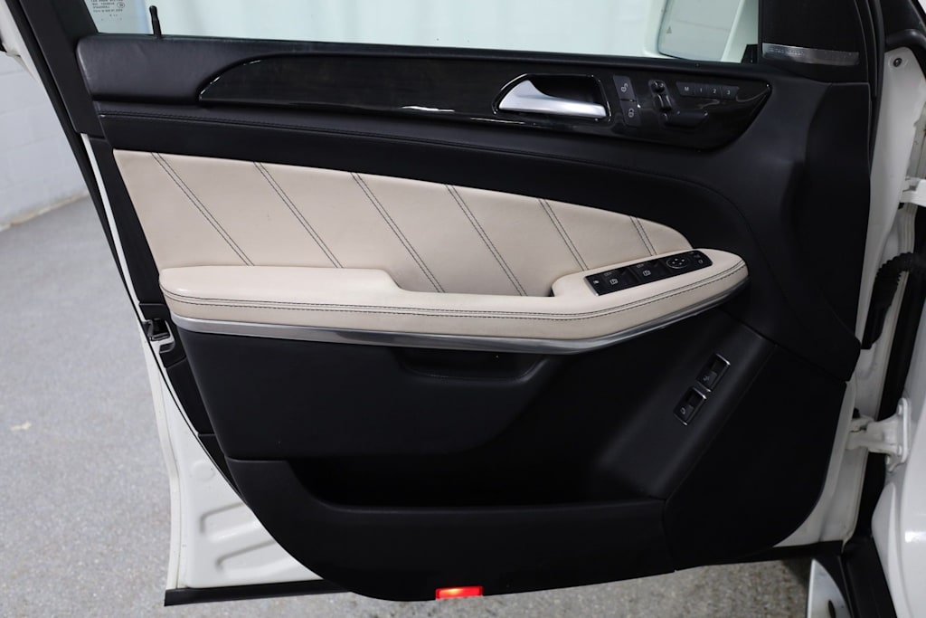 Thumbnail: 2015 Mercedes-Benz GL-Class - 25