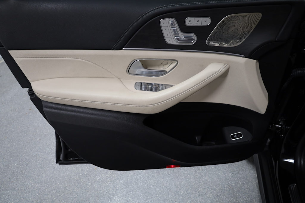 Thumbnail: 2022 Mercedes-Benz GLS - 26